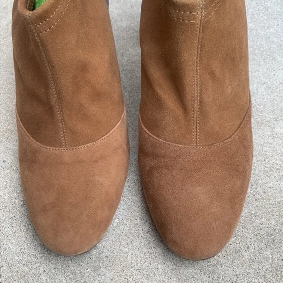 Aquatalia Suede Tan/Grey Ankle Booties, Block Heel Women’s size 9 Made in Italy - Picture 7 of 11